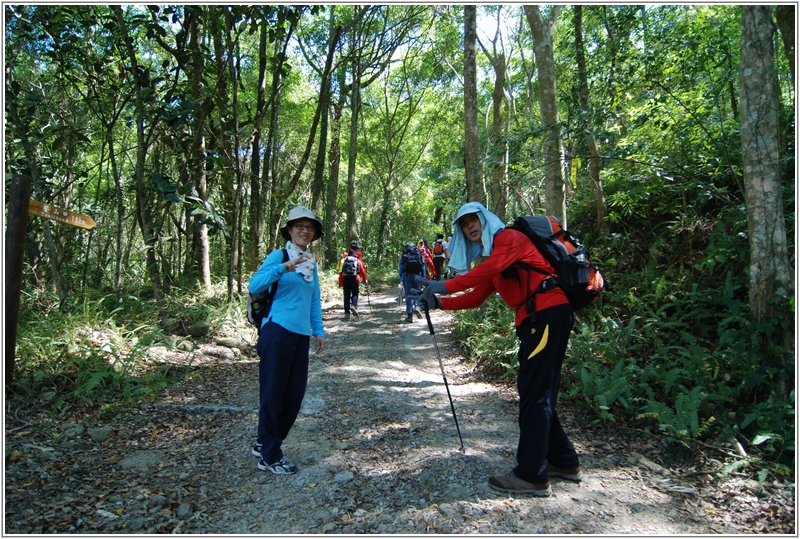 2012-10-07 10-20-07往登山口途中.JPG